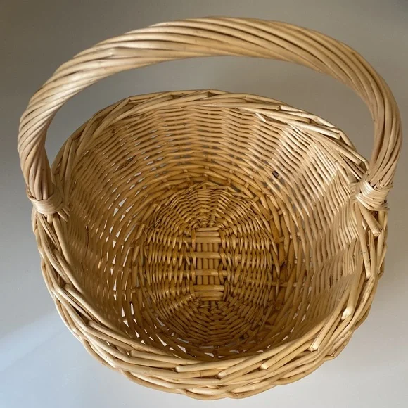 10” Round Woven Wicker Basket with Handle and Curved Thicker Rim - Picture 3 of 8